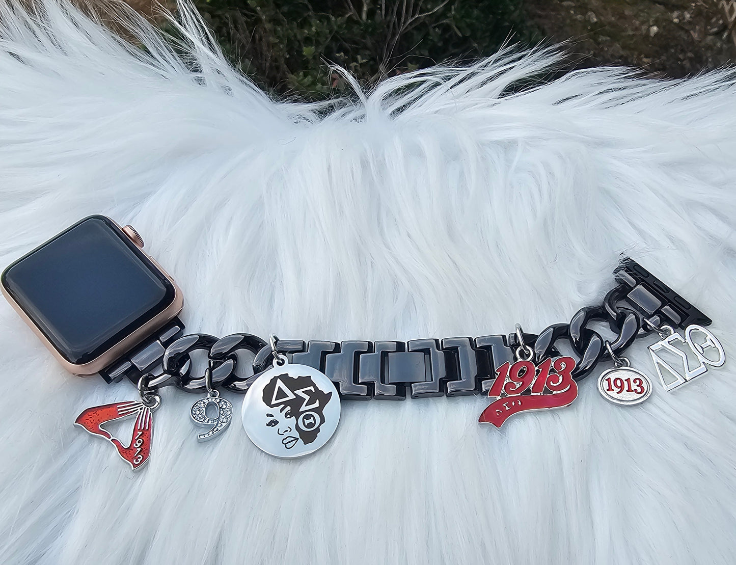 Delta Sigma Theta Custom Fit Sorority Apple Link Watch Band (please message with line number if would like added to design)