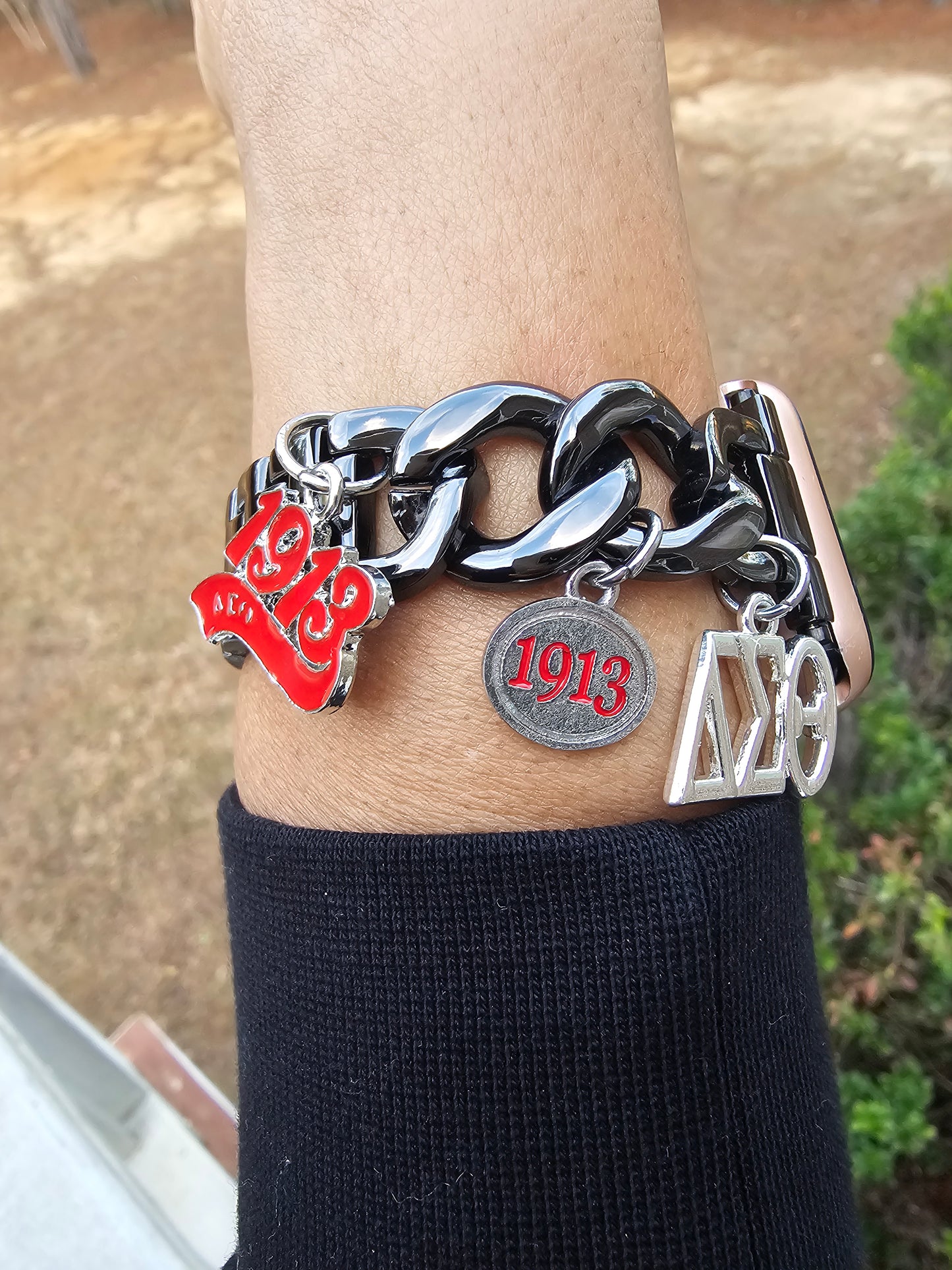 Delta Sigma Theta Custom Fit Sorority Apple Link Watch Band (please message with line number if would like added to design)