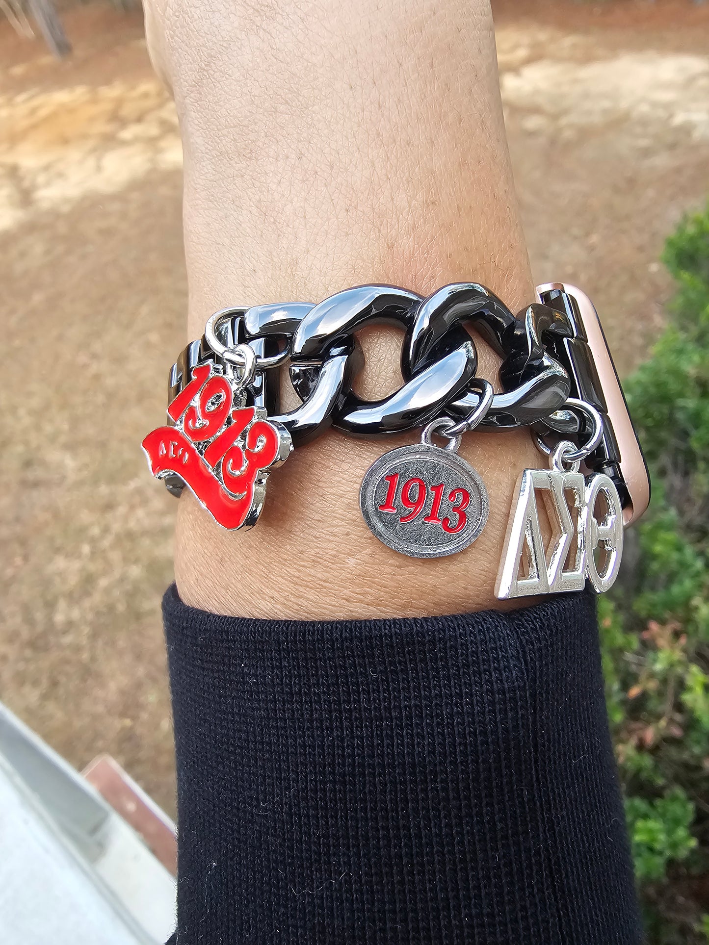 Delta Sigma Theta Custom Fit Sorority Apple Link Watch Band (charms may be changed at customers request)