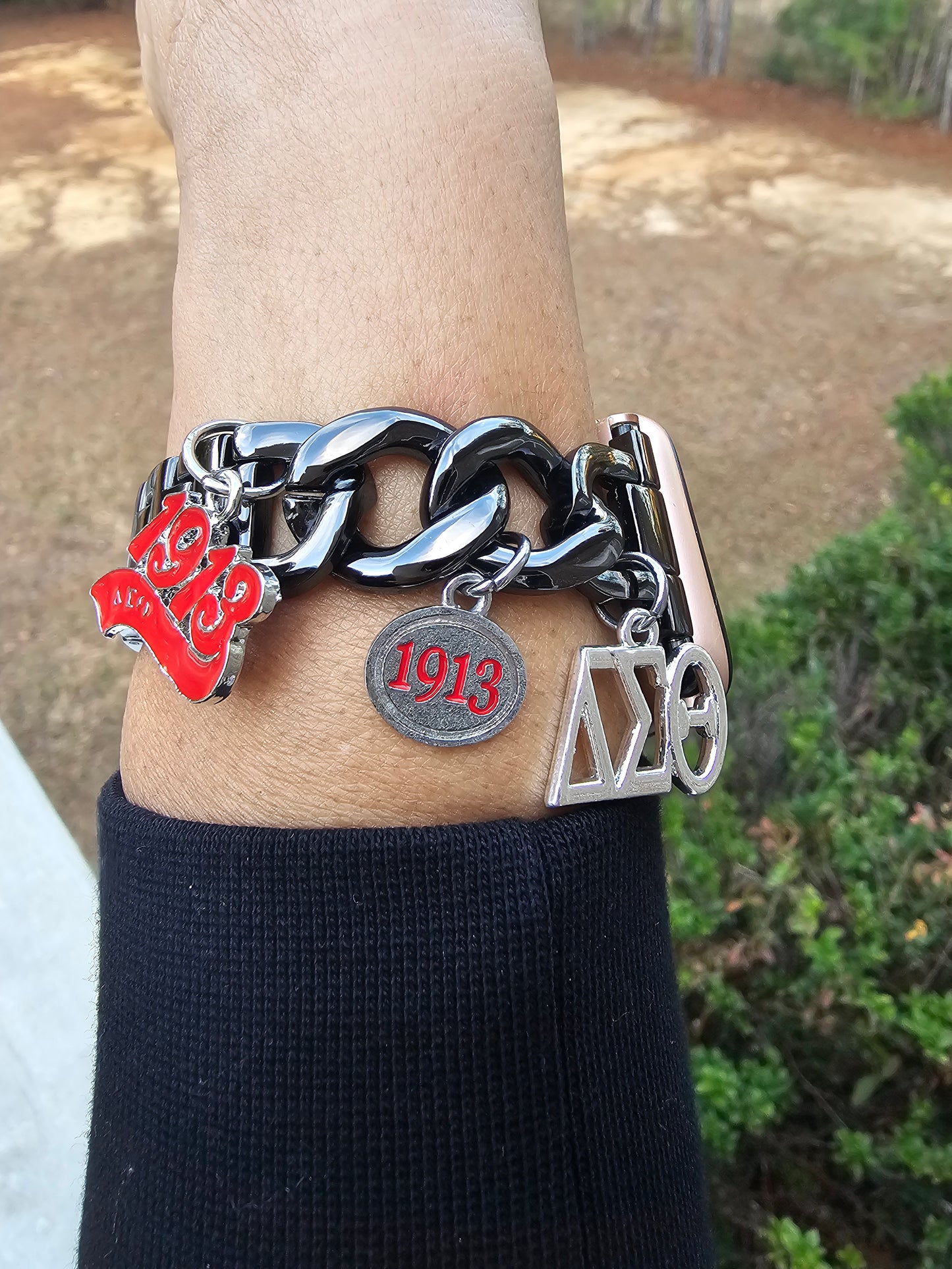 Delta Sigma Theta Custom Fit Sorority Apple Link Watch Band (please message with line number if would like added to design)