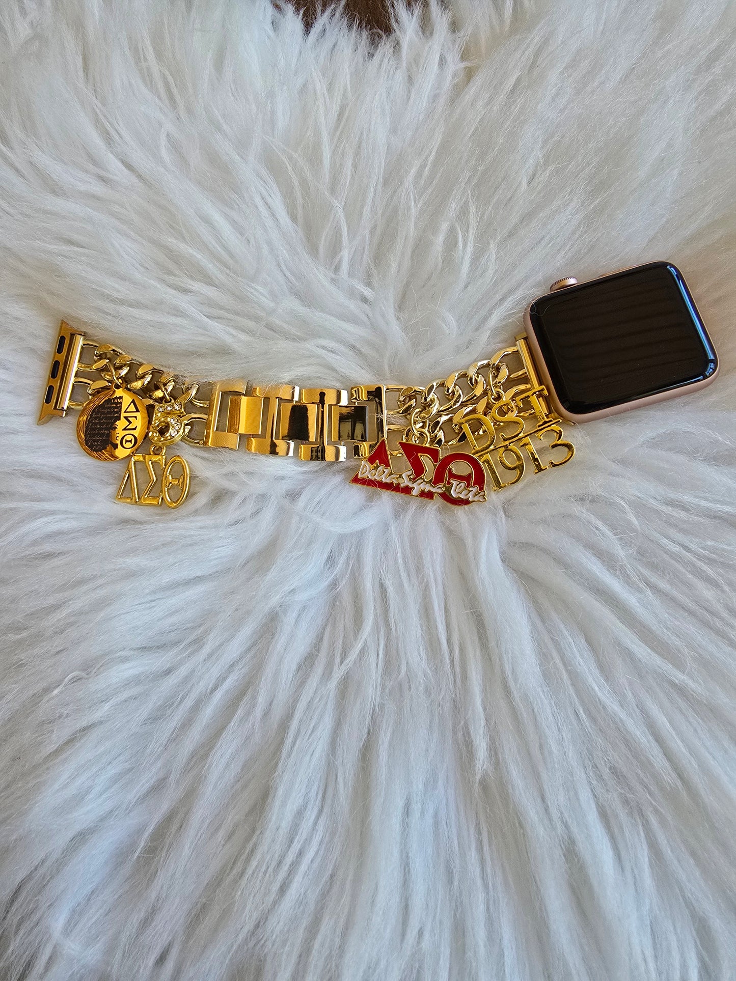 Delta Sigma Theta Custom Fit Sorority Apple Link Watch Band (Please message shop with line number if you would like added to design)