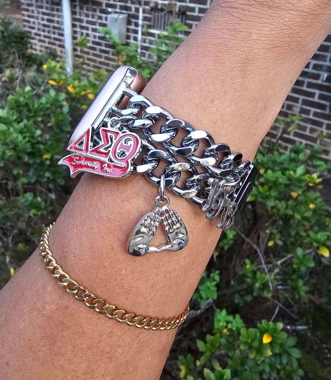 Delta Sigma Theta Custom Fit Sorority Apple Link Watch Band (please message with line number if would like added to design)